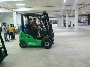 Xe nâng điện 2 tấn Pin Lithium